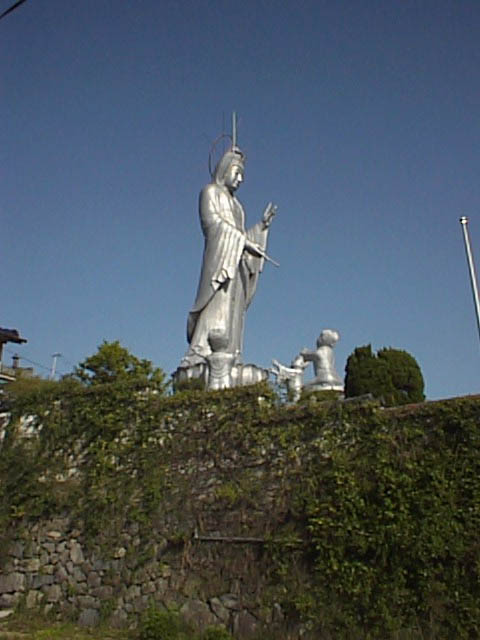 statue3